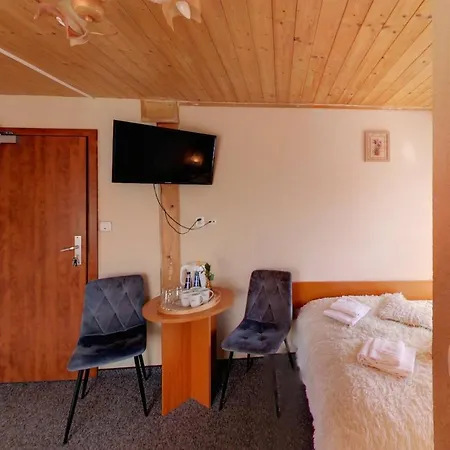 Topaz 招待所 斯克拉斯卡波伦巴