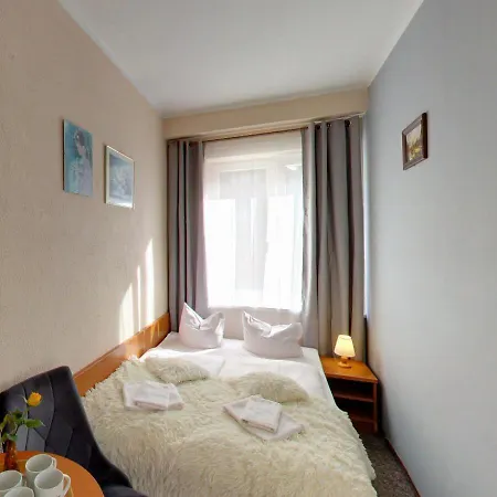 Topaz 招待所 斯克拉斯卡波伦巴