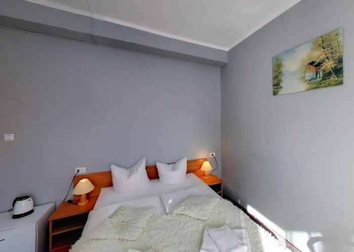 Topaz 招待所 斯克拉斯卡波伦巴